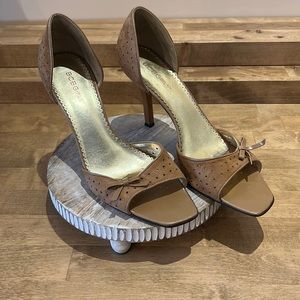 BCBGirls Tan Perforated Suede D’Orsay Heels w/ small leather accent bow Size 9.5